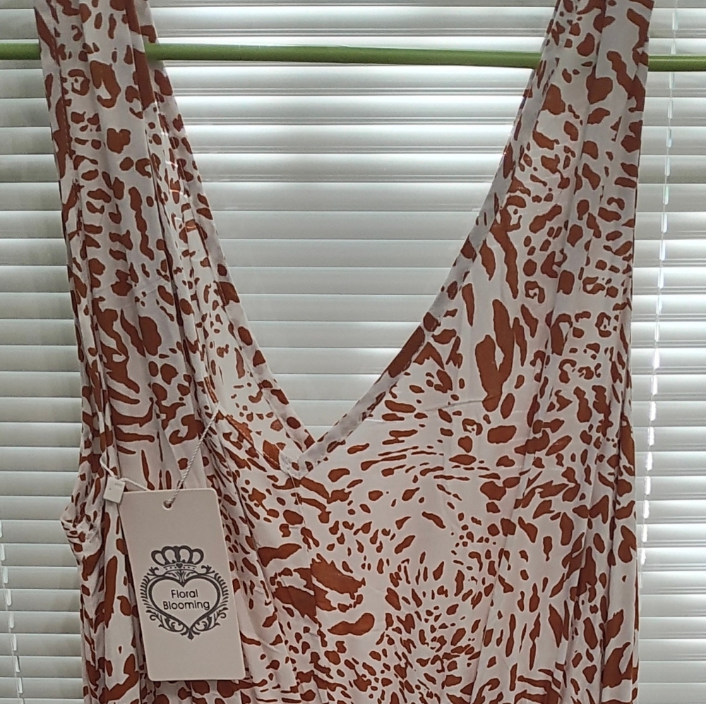 No name brand, XL Sundress, caramel and white, NWT